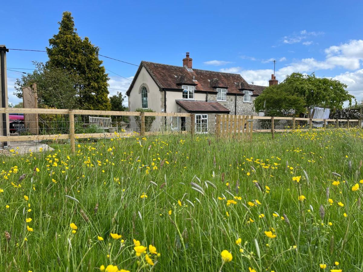 Charming Modernized Country Cottage Near Mere, Wiltshire Mere  المظهر الخارجي الصورة