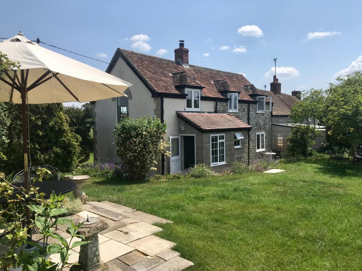 Charming Modernized Country Cottage Near Mere, Wiltshire Mere  المظهر الخارجي الصورة