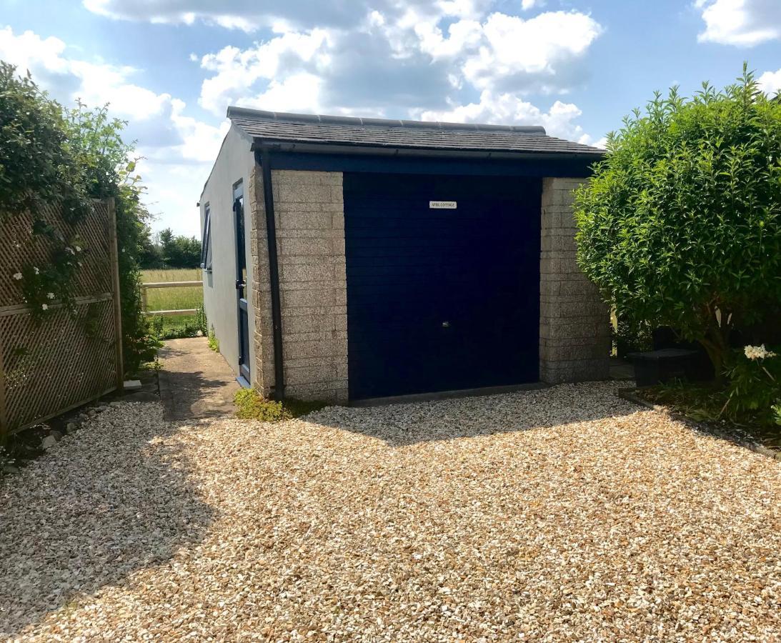 Charming Modernized Country Cottage Near Mere, Wiltshire Mere  المظهر الخارجي الصورة